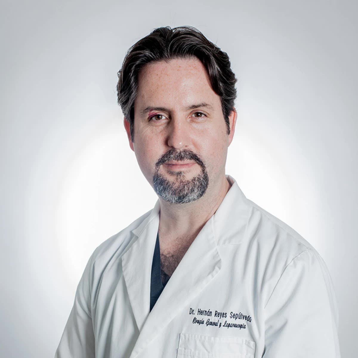 Dr. Hernán Ricardo Reyes Sepúlveda
